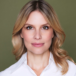 Dr. Julia Fischer