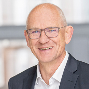 Dr. Dirk Stenkamp